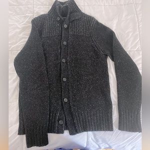 READY FOR WINTER! Men’s Banana Republic button down sweater, size Medium.